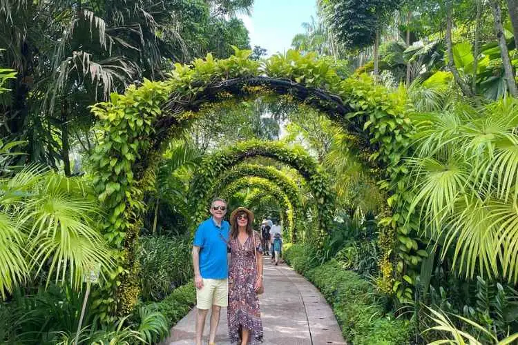 Singapore Highlights Thrilling Full-Day Island Tour with River Cruise