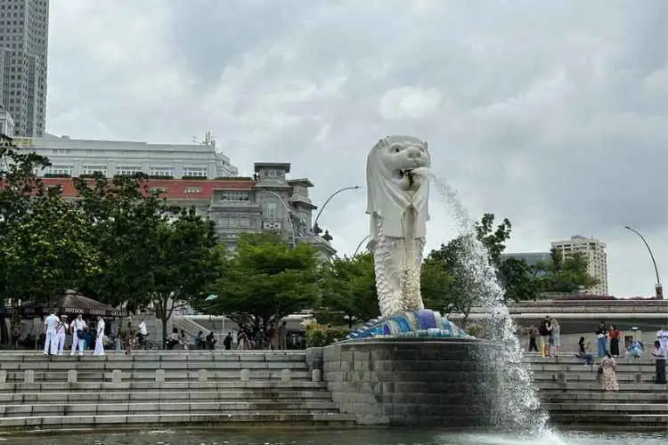 Singapore Highlights Thrilling Full-Day Island Tour with River Cruise