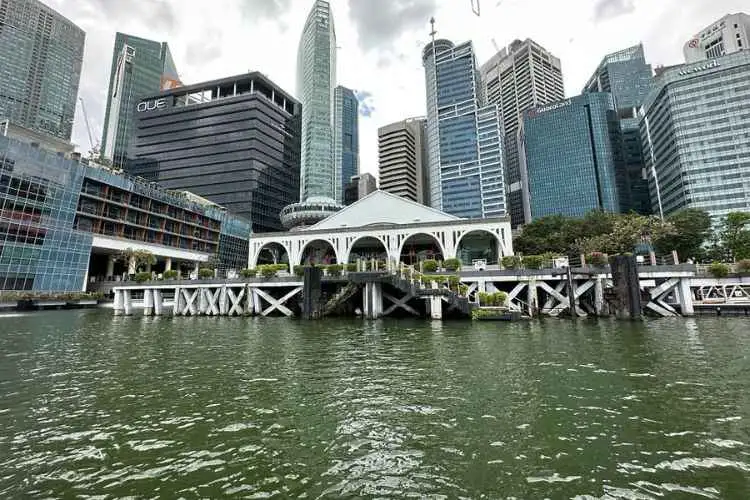 Singapore Highlights Thrilling Full-Day Island Tour with River Cruise