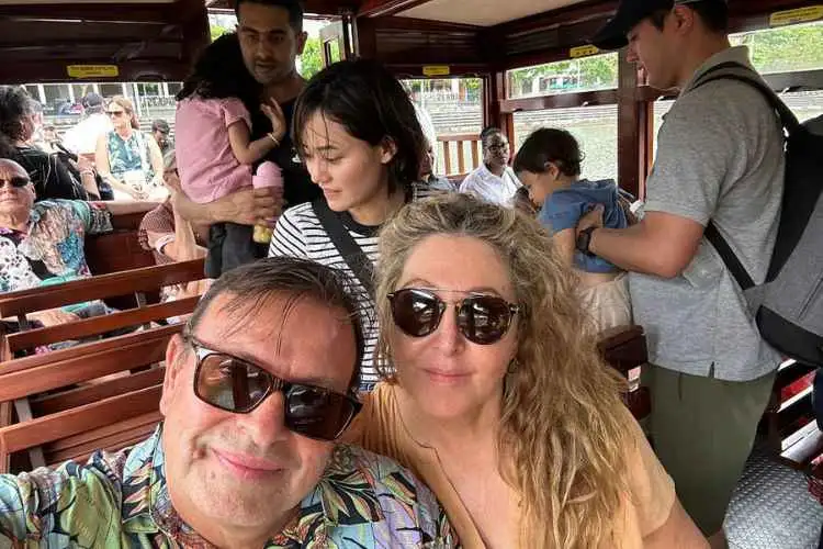 Singapore Highlights Thrilling Full-Day Island Tour with River Cruise