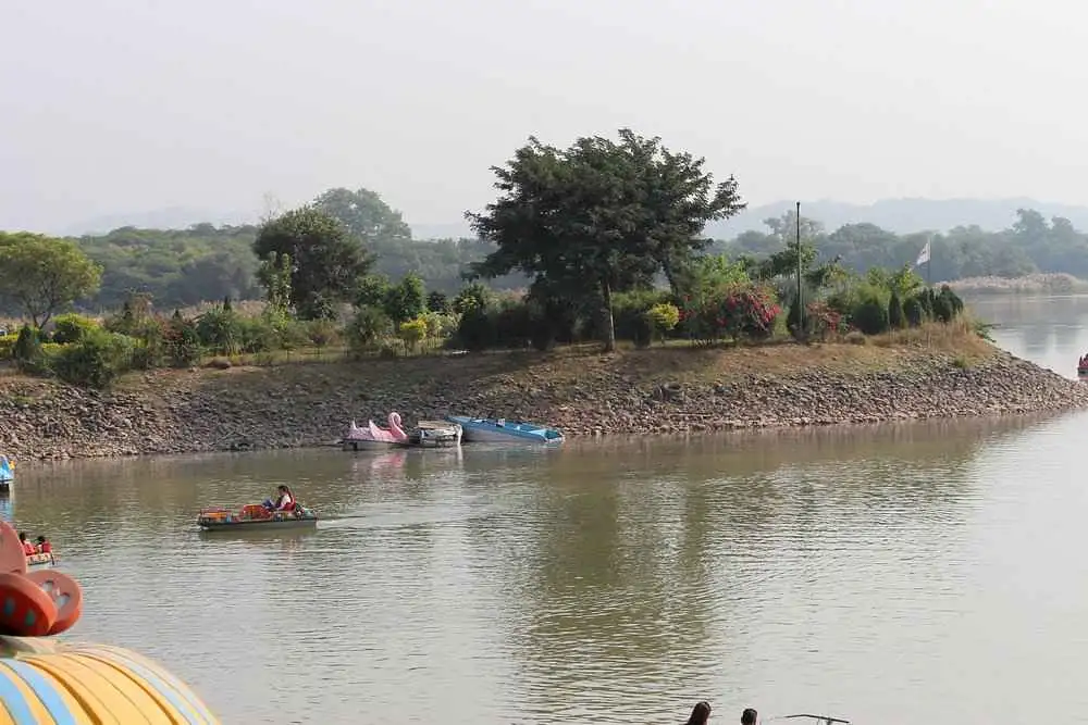 Private Chandigarh Day Tour from New Delhi Amazing City Highlights