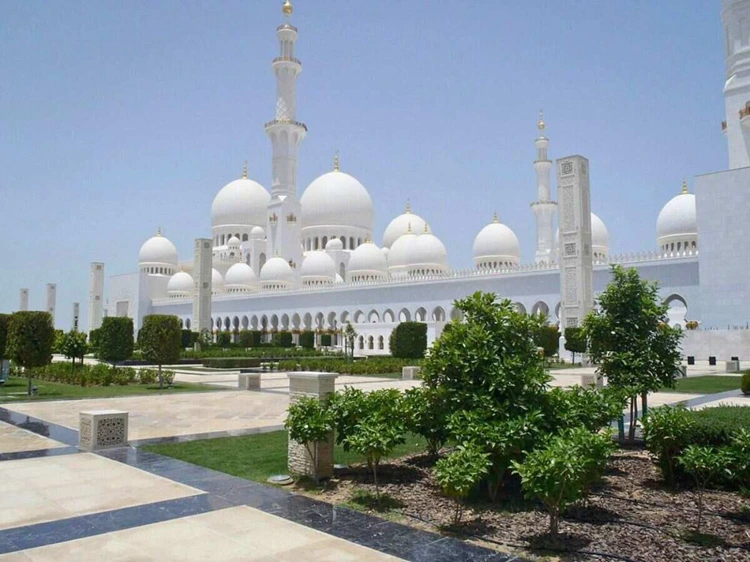 Private Full-Day Abu Dhabi Tour from Dubai Elevate Your Adventure