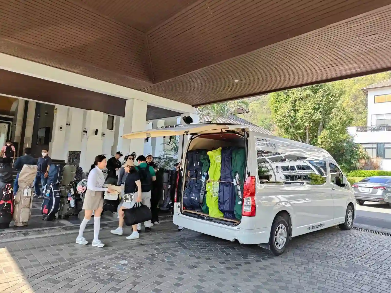 Smooth Private Departure Transfer from Chiang Mai Hotel to Chiang Mai International Airport