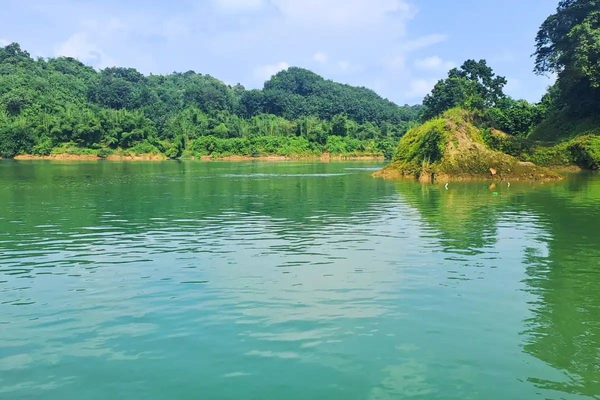 Ultimate Private Jaflong and Lalakhal Tour (Full-Day Sylhet Adventure)