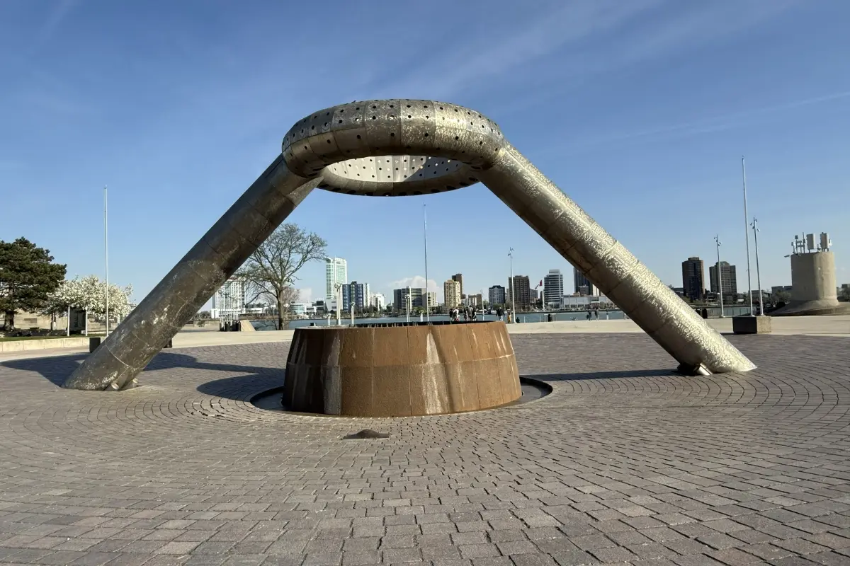The Definitive Downtown Detroit Walking Tour: Architecture & Icons
