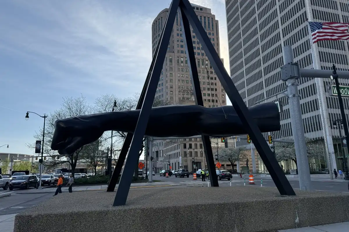 The Definitive Downtown Detroit Walking Tour: Architecture & Icons