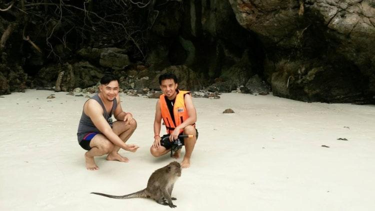 Amazing Phi Phi Islands and Khai Island Speedboat Escape Tour from Phuket