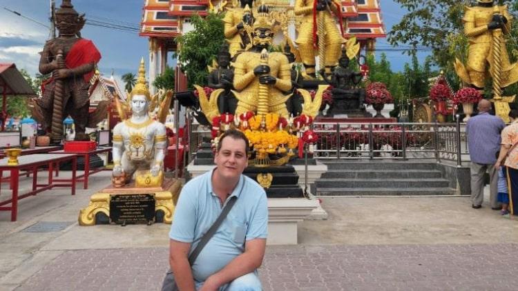 Amazing Private Bangkok Maeklong Railway and Amphawa Floating Market Tour Experience
