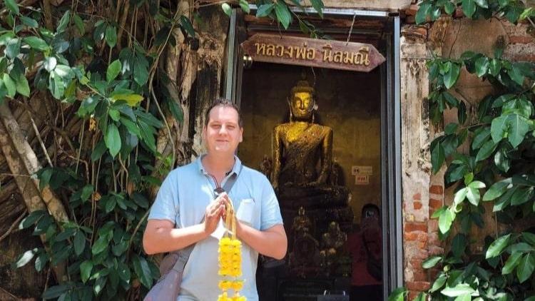 Amazing Private Bangkok Maeklong Railway and Amphawa Floating Market Tour Experience