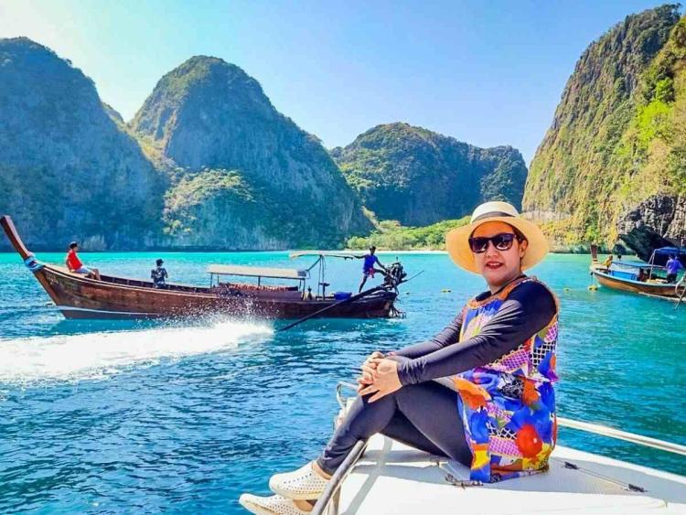 Explore Phi Phi and Khai Island Tour from Phuket